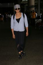 Huma Qureshi Spotted At Airport on 21st Aug 2017 (10)_599bcda959bd5.JPG