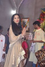 Poonam Pandey Came For Darshan At Andheri Cha Raja on 28th Aug 2017 (9)_59a50820a3690.JPG