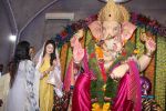 Urvashi Rautela Visit Andheri Cha Raja To Take Blessing Of Bappa on 28th Aug 2017 (20)_59a508694a8b1.JPG