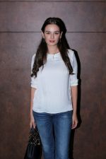 Evelyn Sharma at the Special Screening Of Film Shubh Mangal Savdhan on 31st Aug 2017 (74)_59a9107e2b044.JPG