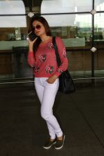 Monica Bedi Spotted At Airport on 31st Aug 2017 (7)_59a8f0546344b.JPG