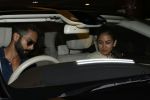 Shahid Kapoor with His Wife Mira Rajput Spotted At Airport on 2nd Sept 2017 (15)_59aabb629b008.JPG