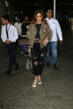 Shilpa Shetty Spotted At Airport on 1st Sept 2017 (8)_59aa4b7e98ccc.JPG