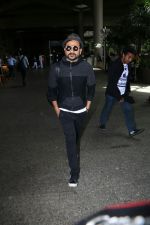 Vir Das Spotted At Airport on 2nd Sept 2017 (10)_59aabbbc2ad88.JPG