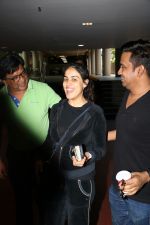 Genelia D_Souza Spotted At Airport on 4th Sept 2017 (14)_59ae4b92a9404.JPG