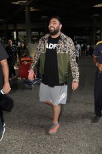 Rapper Baadshah Spotted At Airport on 4th Sept 2017 (1)_59ae4bf52b81c.JPG