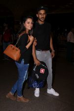 Anita Hassanandani, Rohit Reddy Spotted At Airport on 7th Sept 2017 (1)_59b0f4bca9110.JPG