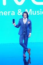 Ranveer Singh at the Launch Of Vivo V7+ Flagship Device on 7th Sept 2017 (165)_59b24a61eeed6.JPG
