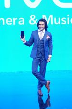 Ranveer Singh at the Launch Of Vivo V7+ Flagship Device on 7th Sept 2017 (166)_59b24a62917f0.JPG