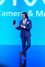 Ranveer Singh at the Launch Of Vivo V7+ Flagship Device on 7th Sept 2017 (172)_59b24a662d70d.JPG