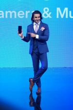 Ranveer Singh at the Launch Of Vivo V7+ Flagship Device on 7th Sept 2017 (174)_59b24a6767ee5.JPG