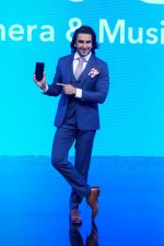 Ranveer Singh at the Launch Of Vivo V7+ Flagship Device on 7th Sept 2017 (178)_59b24a6a1d26b.JPG