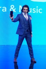 Ranveer Singh at the Launch Of Vivo V7+ Flagship Device on 7th Sept 2017 (180)_59b24a6b45a24.JPG