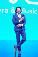Ranveer Singh at the Launch Of Vivo V7+ Flagship Device on 7th Sept 2017 (185)_59b24a6e489ca.JPG