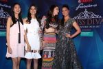 Lara Dutta, Urvashi Rautela at 1st Ever Bloggers Meet Of Yamaha Fascino Miss Diva Miss Universe India 2017 on 8th Sept 2017 (32)_59b396daaf2f6.JPG