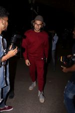 Ranveer Singh Spotted At Airport on 8th Sept 2017 (16)_59b397988816a.JPG