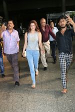 Kajal Aggarwal Spotted At Airport on 9th Sept 2017 (10)_59b4b6f9515be.JPG