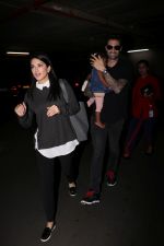Sunny Leone, Daniel Weber Spotted At Airport on 13th Sept 2017 (1)_59b8cf6edaad5.JPG