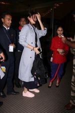 Anushka Sharma Spotted At Airport on 14th Sept 2017 (12)_59bb83fe76a53.JPG