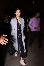 Anushka Sharma Spotted At Airport on 14th Spt 2017 (4)_59bb840073cce.JPG