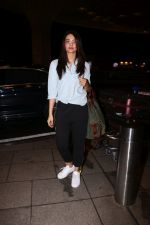Suvreen Chawla Spotted At Airport on 14th Sept 2017 (2)_59bb84fea1414.JPG