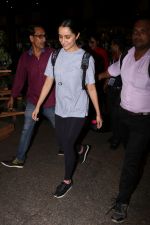 Shraddha Kapoor Spotted At Airport on 15th Sept 2017 (10)_59bc8ac09d764.JPG