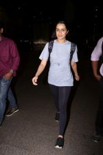 Shraddha Kapoor Spotted At Airport on 15th Sept 2017 (5)_59bc8abd37be3.JPG