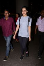 Shraddha Kapoor Spotted At Airport on 15th Sept 2017 (7)_59bc8abe8624a.JPG