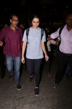 Shraddha Kapoor Spotted At Airport on 15th Sept 2017 (8)_59bc8abf4848f.JPG