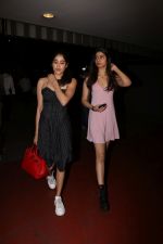 Jhanvi Kapoor, Khushi Kapoor spotted at airport on 18th Sept 2017 (20)_59c0b635c32c8.JPG