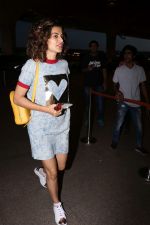 Taapsee Pannu Spotted At Airport on 18th Sept 2017 (8)_59c0b55010b9a.JPG
