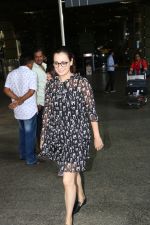 Dia Mirza Spotted At Airport on 23rd Sept 2017 (3)_59c65ed549899.JPG