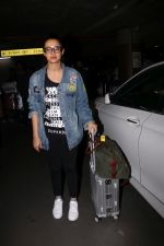 Surveen Chawla Spotted At Airport on 23rd Sept 2017 (10)_59c6013f8a940.JPG