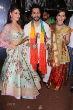 Jacqueline Fernandez, Varun Dhawan, Taapsee Pannu with Team Judwaa 2 Visit Navratri Garba Night With Falguni Pathak on 24th Sept 2017 (27)_59c8ad34678e5.JPG