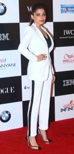Kanika Kapoor at the Red Carpet Of Vogue Women Of The Year 2017 on 25th Sept 2017 (20)_59c9c6d514645.JPG