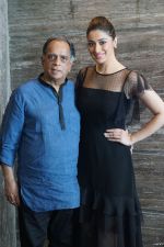 Pahlaj Nihalani, Raai Laxmi Spotted During Promotional Interview For Film Julie 2 on 27th Sept 2017 (40)_59ccdd4d4374d.JPG