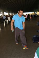 Sohail Khan Spotted At Airport on 28th Sept 2017 (5)_59cce3735dea2.JPG