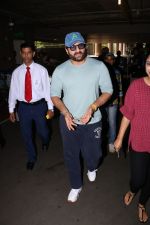 Saif Ali Khan Spotted At Airport on 30th Sept 2017 (10)_59d2350860990.JPG