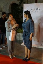 Sridevi at the Launch Of IPhone 8 & IPhone 8+ At iAzure on 29th Sept 2017 (48)_59d21ccb5f691.JPG