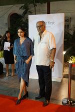 Sridevi, Boney Kapoor at the Launch Of IPhone 8 & IPhone 8+ At iAzure on 29th Sept 2017 (54)_59d21f0591113.JPG