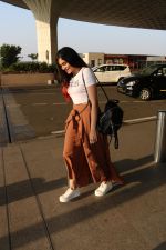 Adah Sharma Spotted At Airport on 3rd Oct 2017 (14)_59d614c6164c7.JPG