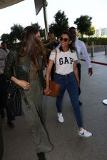 Deepika Padukone Spotted At Airport on 3rd Oct 2017 (7)_59d612884c706.JPG