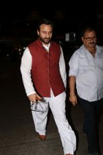 Saif Ali Khan Spotted At Airport on 3rd Oct 2017 (5)_59d60d9936d53.JPG
