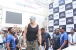Tiger Shroff at the launch of Skechers Go Run 5 running Shoes on 6th Oct 2017 (96)_59d8a6a2d4df0.JPG