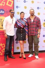 Rohit Shetty, Parineeti Chopra, Ajay Devgan at Golmaal Again Team At Jio Mami Film Mela on 7th Oct 2017 (64)_59da279a8693a.JPG