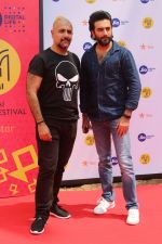 Vishal Dadlani, Shekhar Ravjiani At Jio Mami Film Mela on 7th Oct 2017 (15)_59da30c45db05.JPG