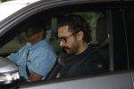 Aamir Khan Spotted At Airport on 13th Oct 2017 (2)_59e0760e1da0c.JPG
