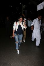 Manyata Dutt Spotted At Airport on 12th Oct 2017 (28)_59e06cf98ee47.JPG