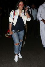Manyata Dutt Spotted At Airport on 12th Oct 2017 (32)_59e06cfc62988.JPG
