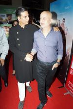 Akshay Kumar, Anupum Kher at Special Screening Of Ranchi Diaries on 13th Oct 2017 (1)_59e2223f0ebaf.JPG